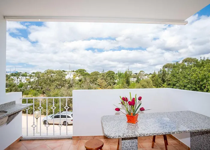 Hugo - Complex Perfect For Families * 알부페이라